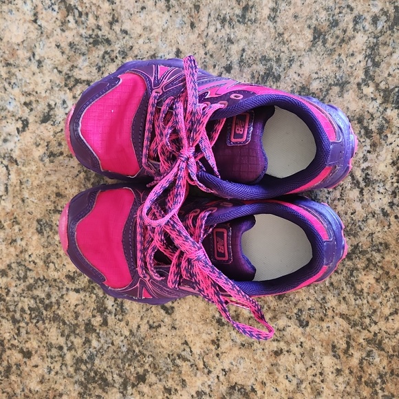 Toddler Girls New Balance Shoes - Size 10.5 - Picture 5 of 7